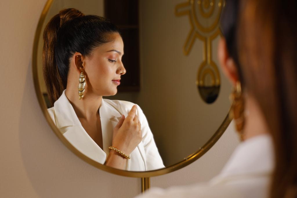Shell long earrings