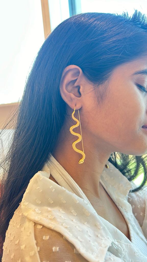 Slimy snake earrings