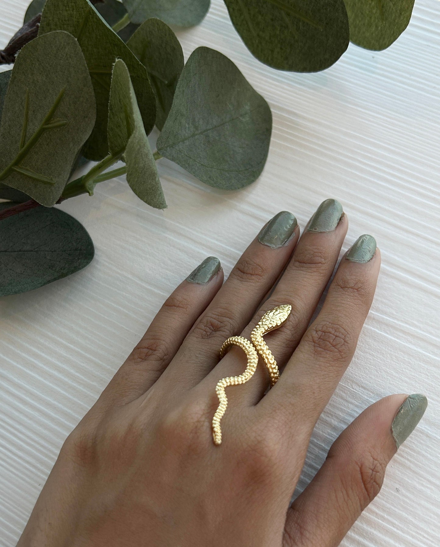 Slimy snake ring