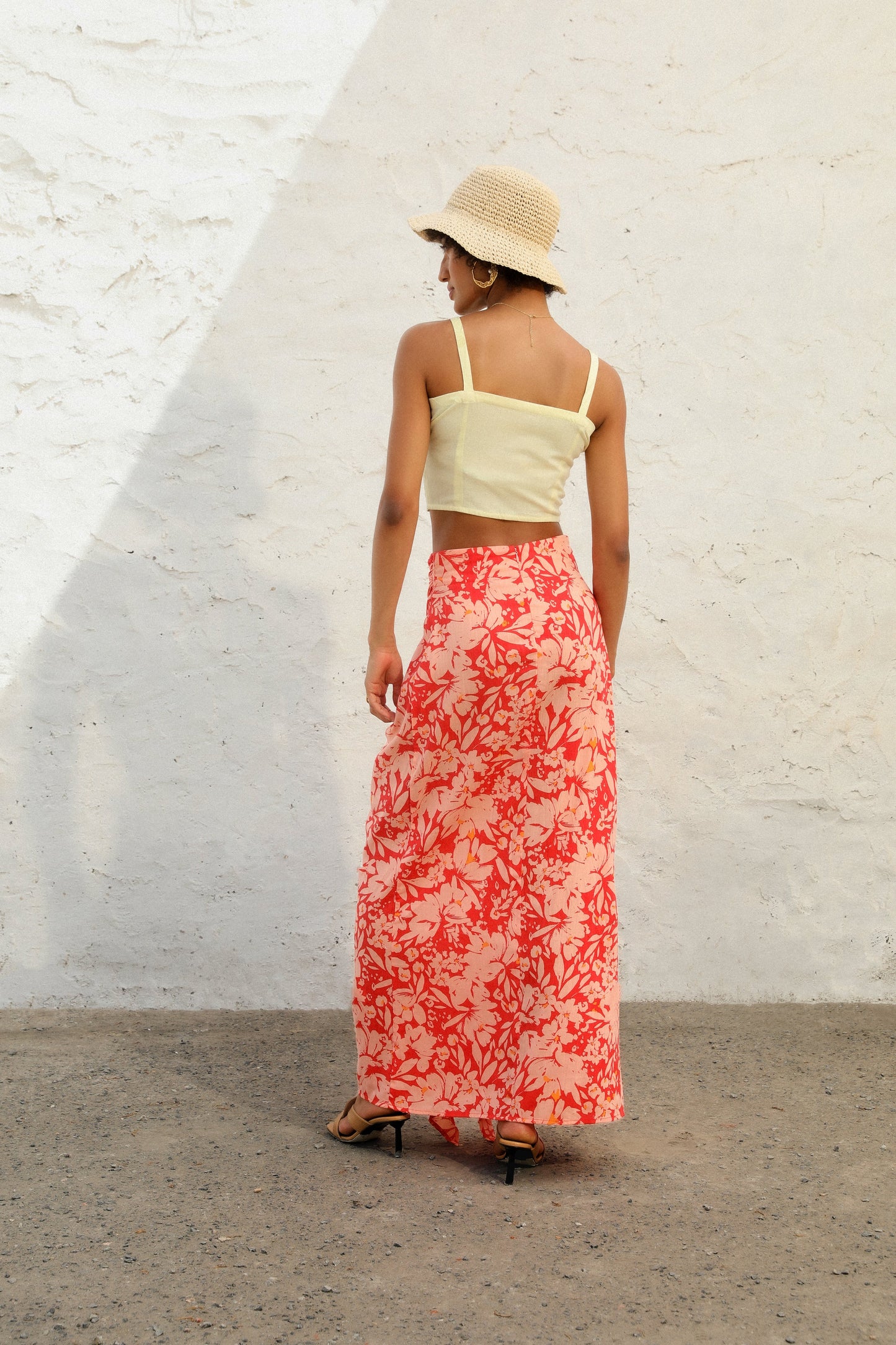 RED BLOSSOM SKIRT back pose 